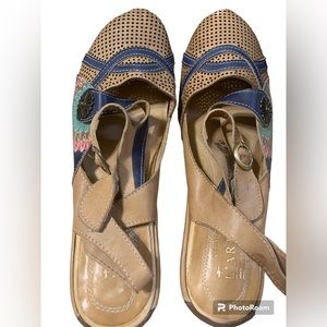 L’artisete spring step size 40 leather sandles‎